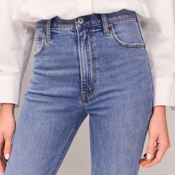 Abercrombie Ultra High Rise Ankle Straight Jean - Picture 2 of 10